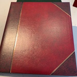 Hallmark Photo sleeve book. 9 pages Holds 8 photos each for a total of 72.